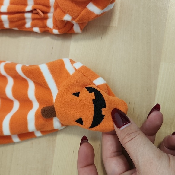 NWT Carter's baby Sz 6M onesie pumpkin Halloween outfit - Picture 2 of 5